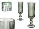 Copa cava verde musgo con rayas, ideal para celebrar con estilo
